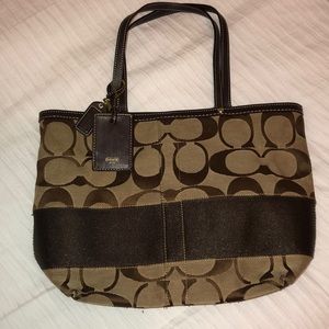 SignatureCoach Tote